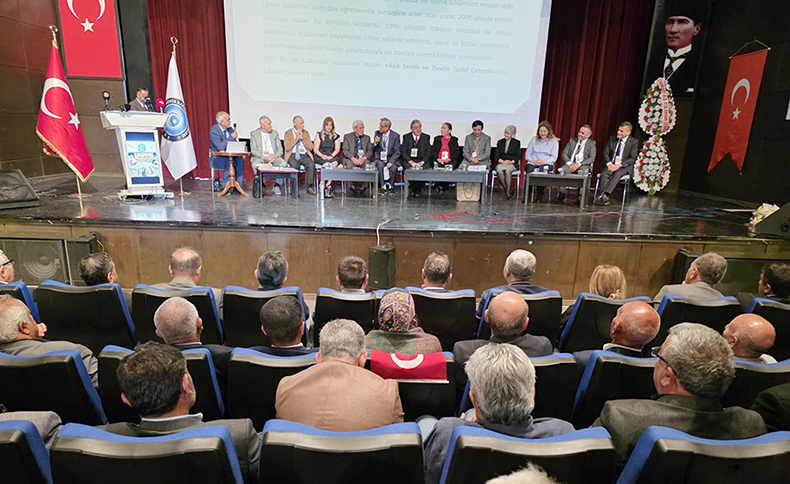 AMEA Folklor İnstitutunun əməkdaşları Qarsda keçirilən beynəlxalq elmi seminarda iştirak ediblər