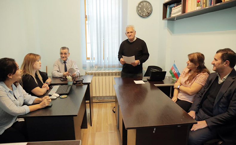 Folklor İnstitutunda milli kulinariya identikliyinin virtual məkanda formalaşması müzakirə olunub