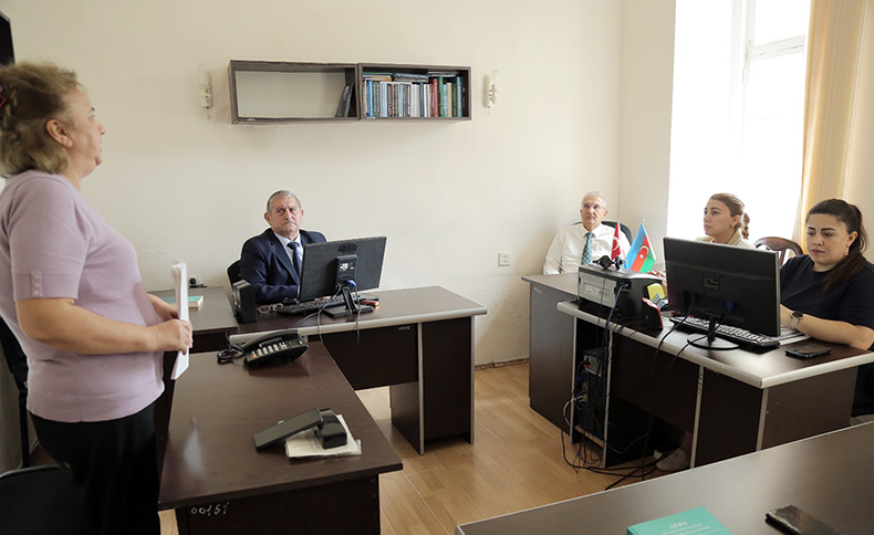 Folklor İnstitutunda paremioloji vahidlərin freym nəzəriyyəsi əsasında tədqiqi müzakirə olunub