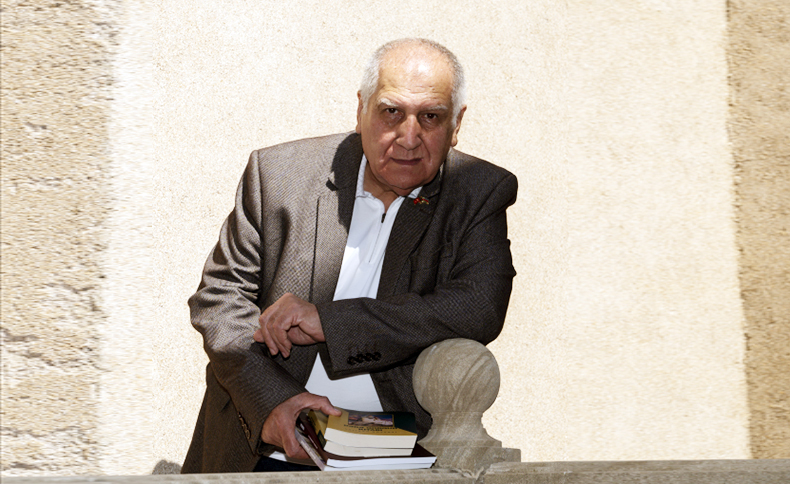 AMEA Folklor İnstitutunun "Dədə Qorqud " şöbəsinin müdiri, filologiya elmləri doktoru, professor Ramazan Qafarlı "Kitabi-Dədə Qorqud " eposu ilə bağlı Azərtaca müsahibə verib