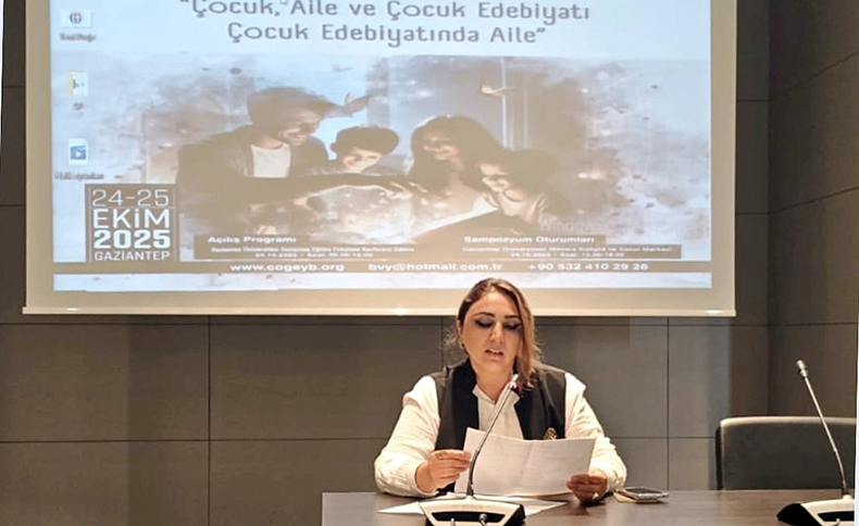 Folklor İnstitunun əməkdaşı beynəlxalq konfransda məruzə edib