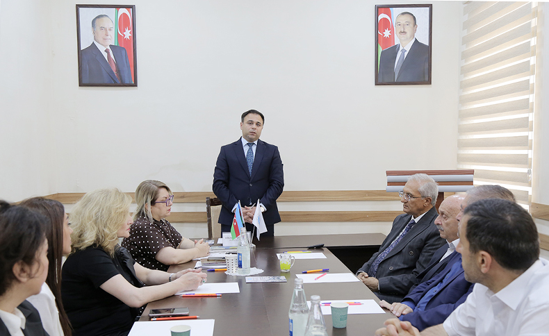 “Şəhərsalma və Memarlıq İli” çərçivəsində şəhər folklorunun tədqiqinin nəzəri və metodoloji əsasları müzakirə olunub
