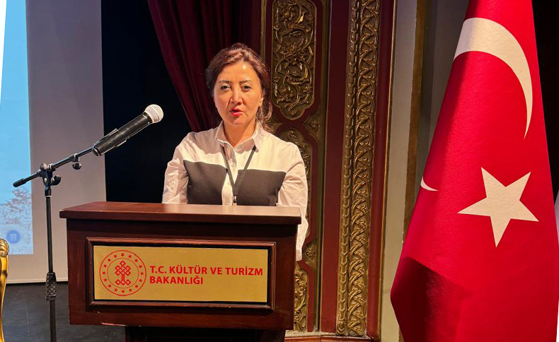 Dosent Aynur İbrahimova beynəlxalq simpoziumda çıxış edib