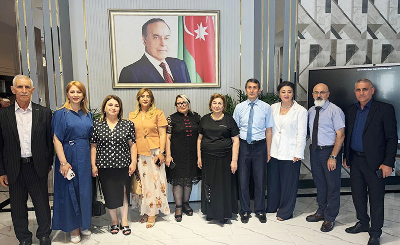 Folklor İnstitutunun əməkdaşları Səməd Vurğunun 120 illik yubileyinə həsr olunmuş tədbirdə iştirak ediblər
