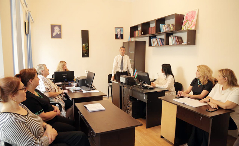 Folklor İnstitutunda məkanla bağlı kultların mifoloji semantikası müzakirə olunub